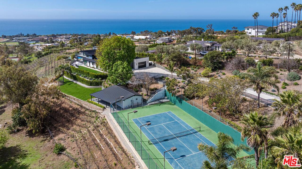 29800   Cuthbert Rd 7BR Malibu La