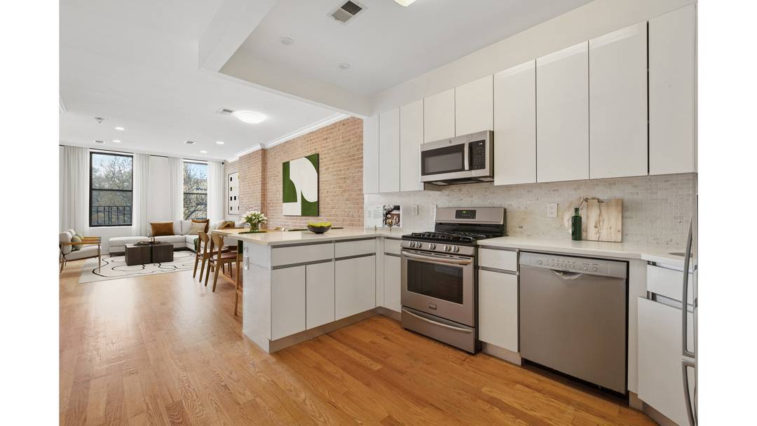 Experience loft like living in an elegant boutique brownstone at 506 East 119th Street.