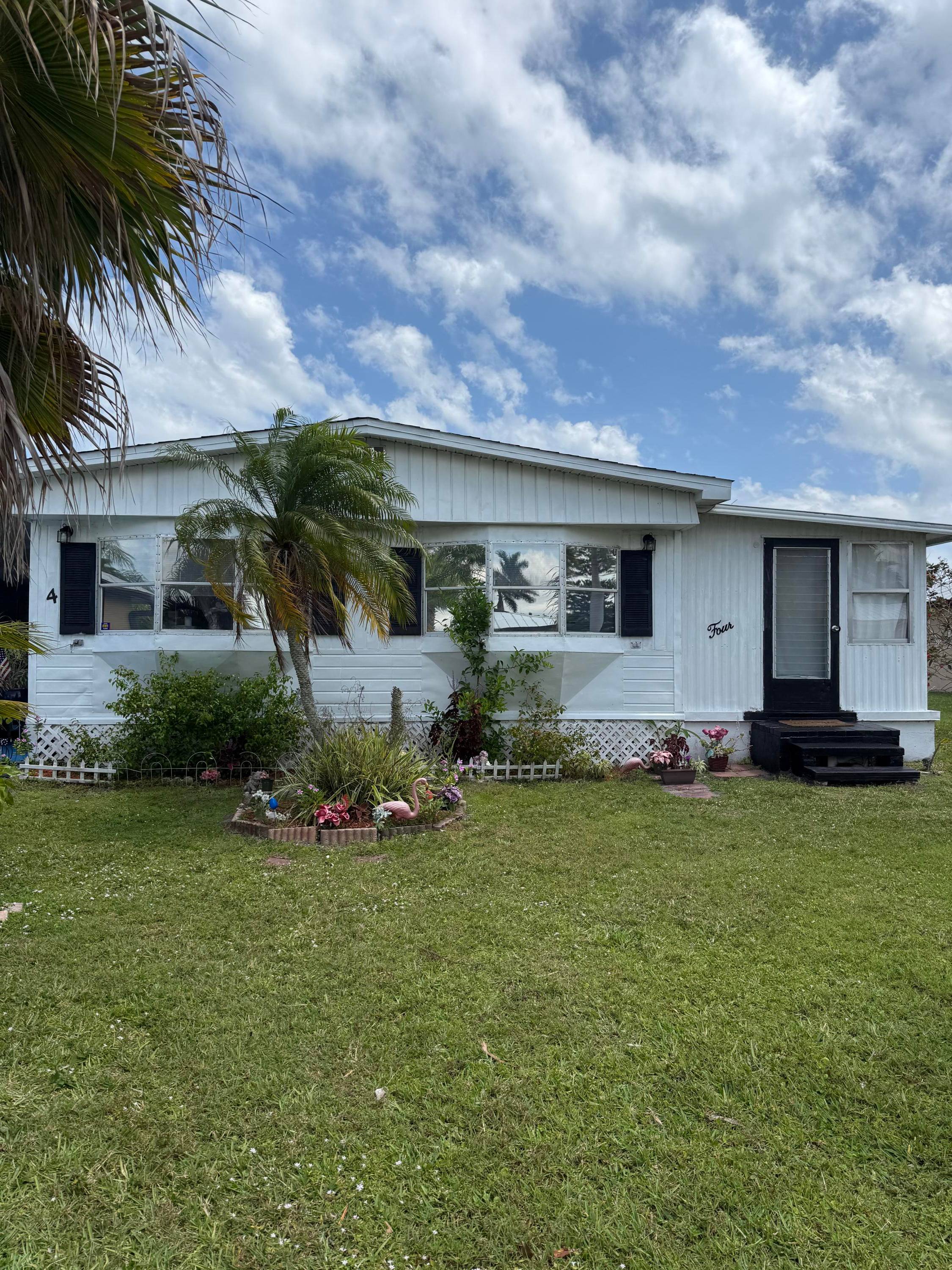 FREE LOT RENT FOR 6 MONTHS !