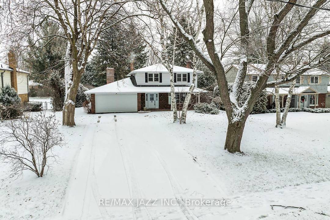 Welcome to 233 Wellington Street !