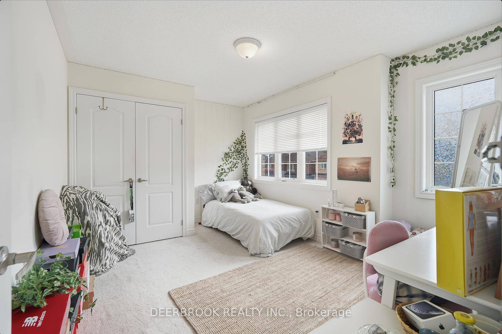 High demand Taunton North 4 bedroom detached home w excellent finishes.