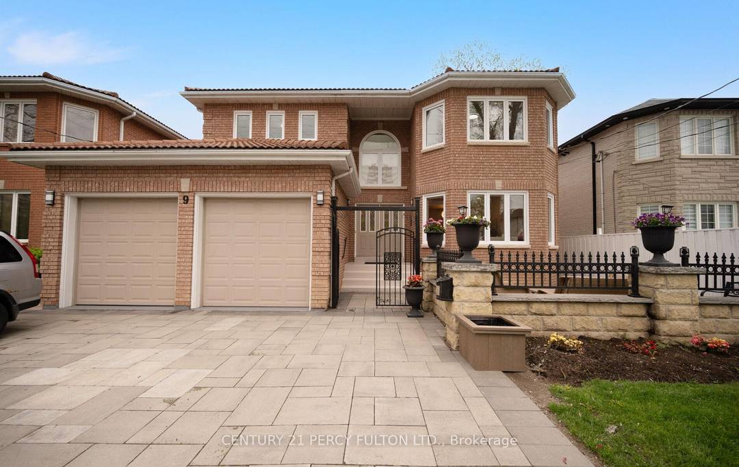 A Hidden Ravine Retreat in the Heart of the City.