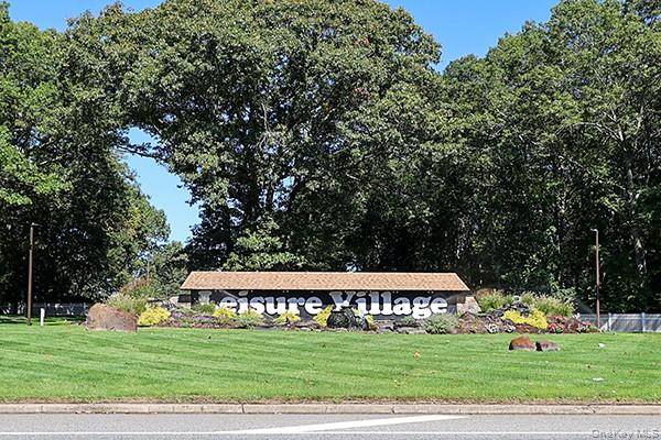 Fully renovated Baronet II end unit backing preserved New York State owned property.