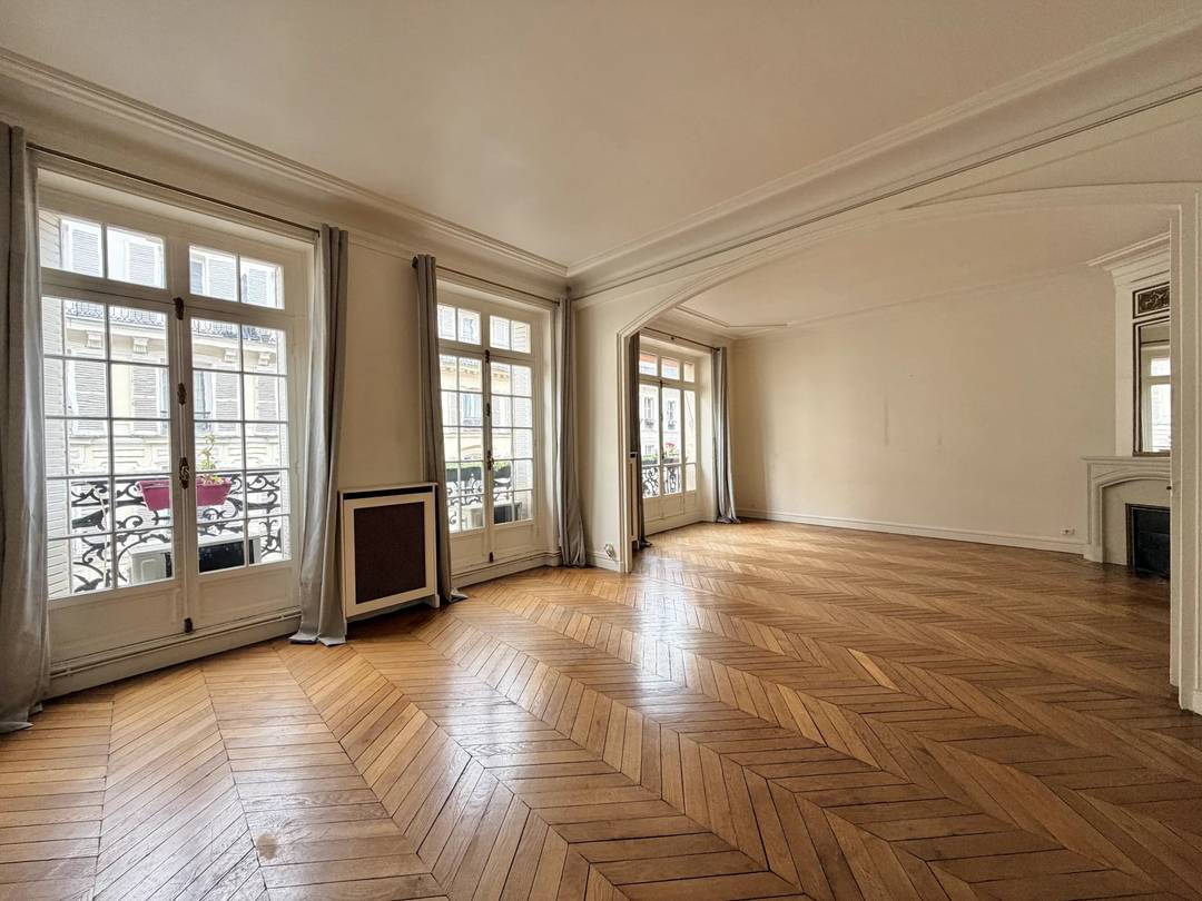 Appartement avec studio indépendant – Rue Saint-Dominique, Paris