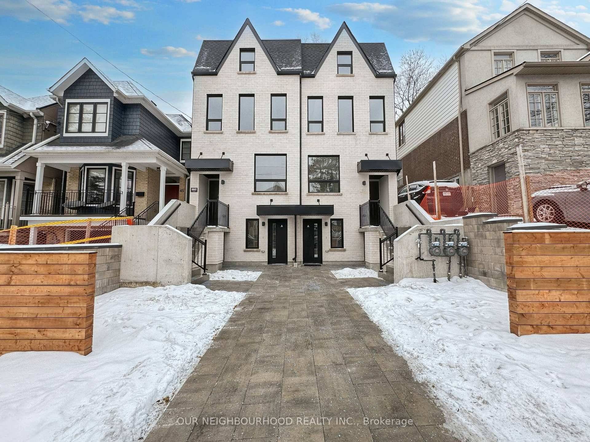 Brand New Luxury 2 Bed, 2 Bath Apartment Experience unparalleled luxury in one of Toronto's most sought after neighbourhoods !