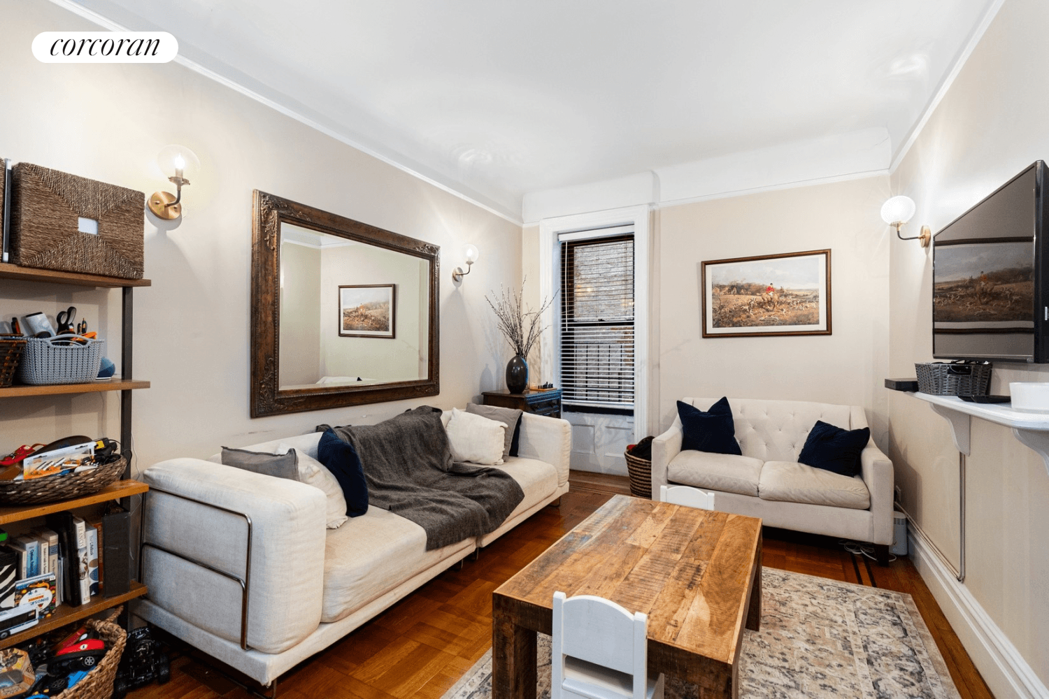 Charming 2 Bedroom in prime Upper East Side location, on East 86th Street between Park and Madison Avenue !