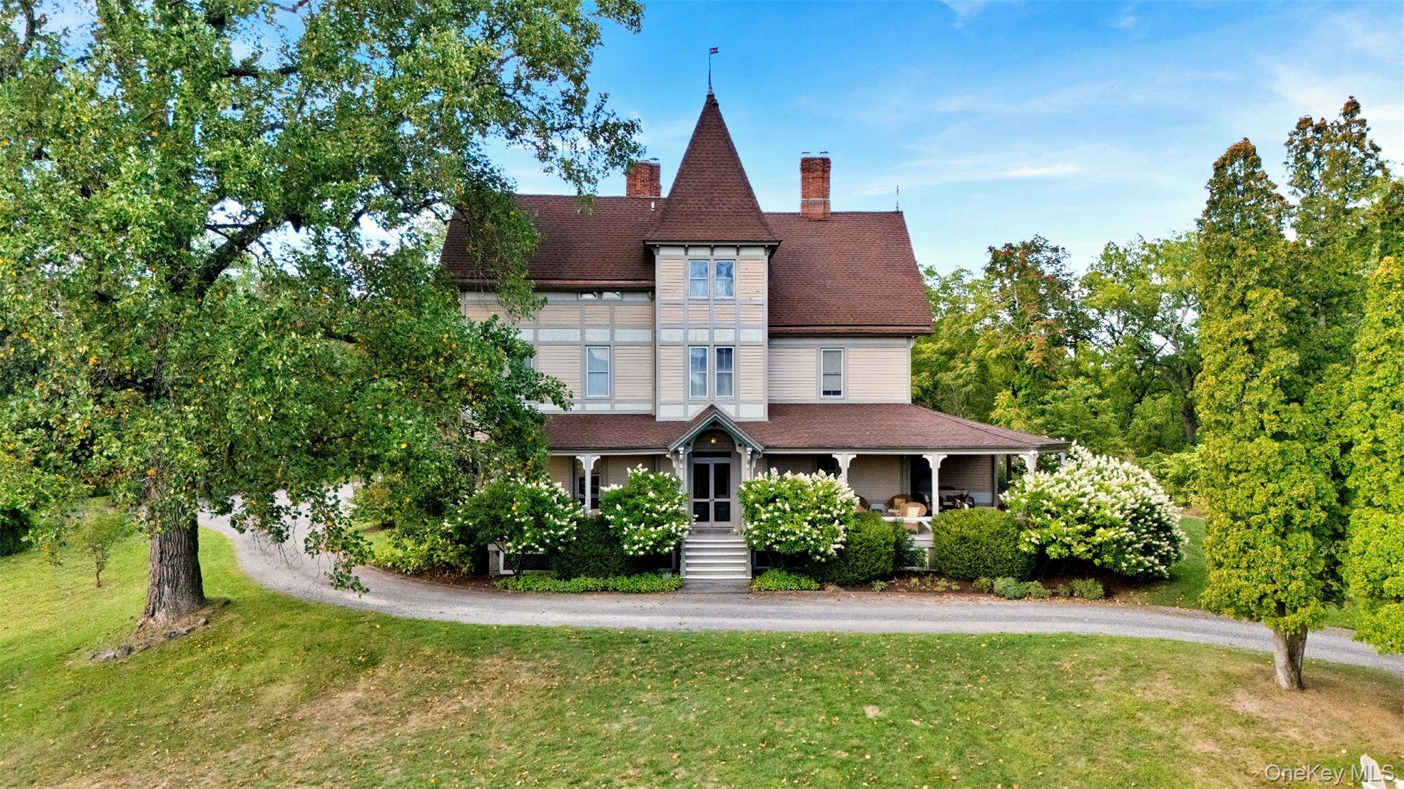 Mountain views, historic charm, hiking trails and 100 private acres, just minutes to everything Hudson.