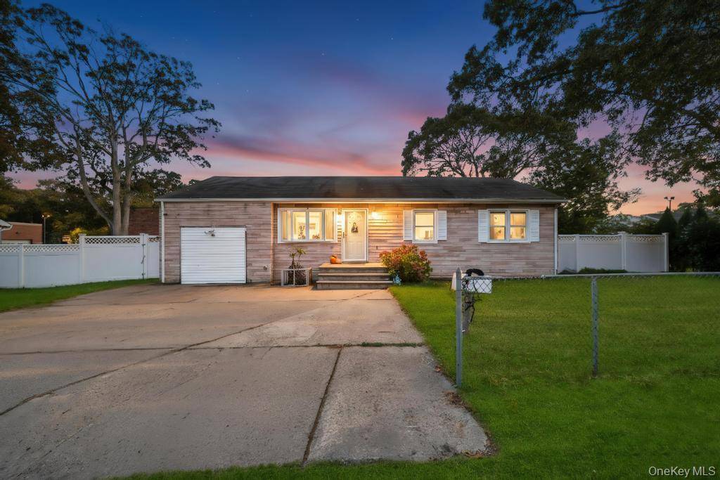 Welcome to 3 Francisco Avenue, Central Islip !