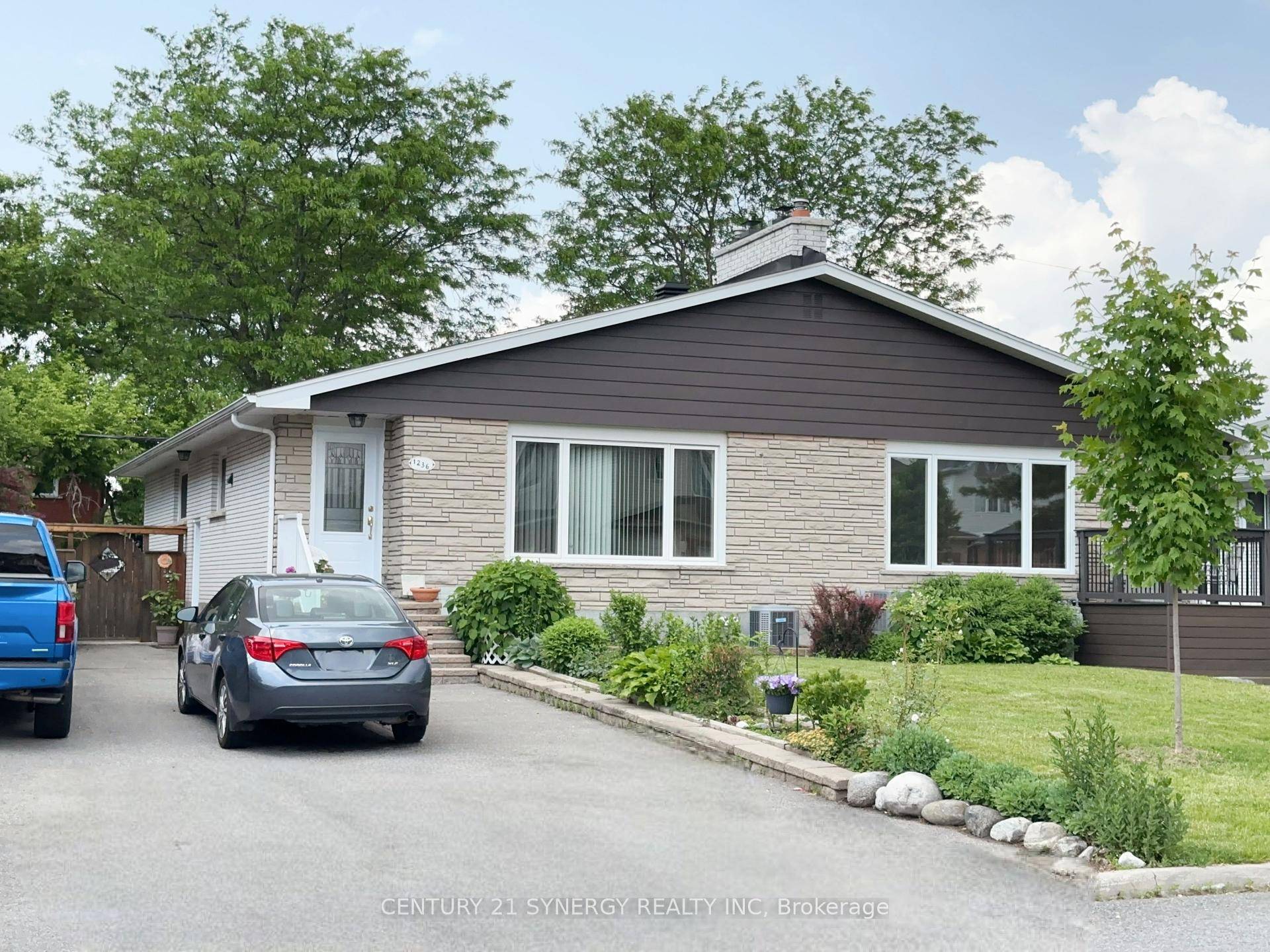 Experience comfortable and cozy living in this well maintained 1 bedroom, 1 bathroom basement unit, ideally located in the prestigious Copeland Park neighbourhood.
