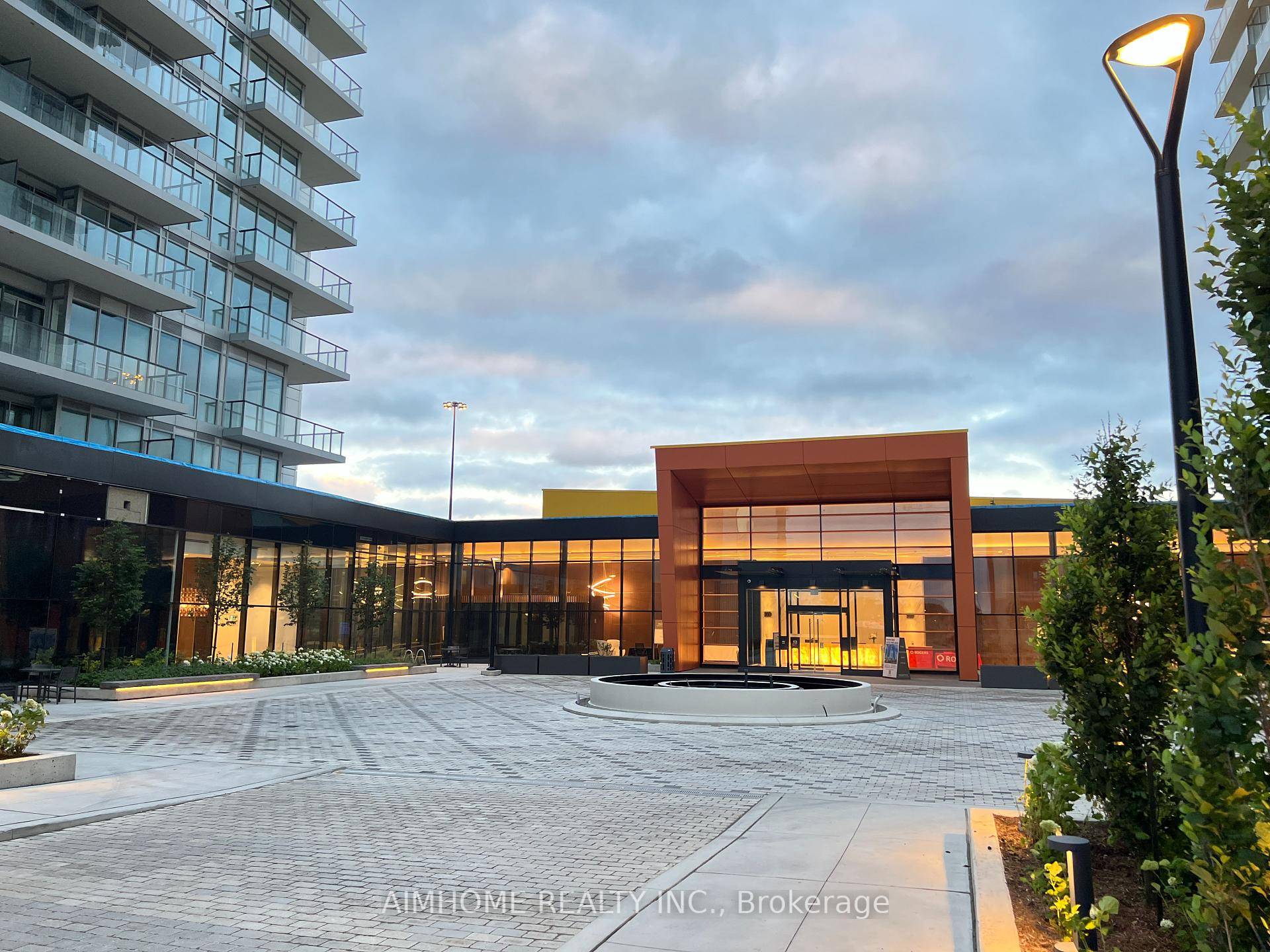 3 Year new Concord Seasons luxury 1 bedroom condo in North York !