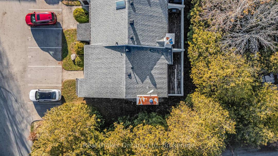 Seasonal Rental Minutes from Blue MountainEnjoy a bright, spacious 3 bed, 2.