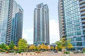 Beautiful, bright very spacious upgraded corner suite with spectacular south east views incl.