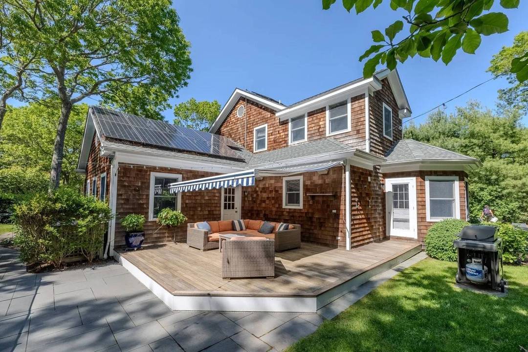 Charming East Hampton Retreat with Luxe Comfort & Coastal Vibes