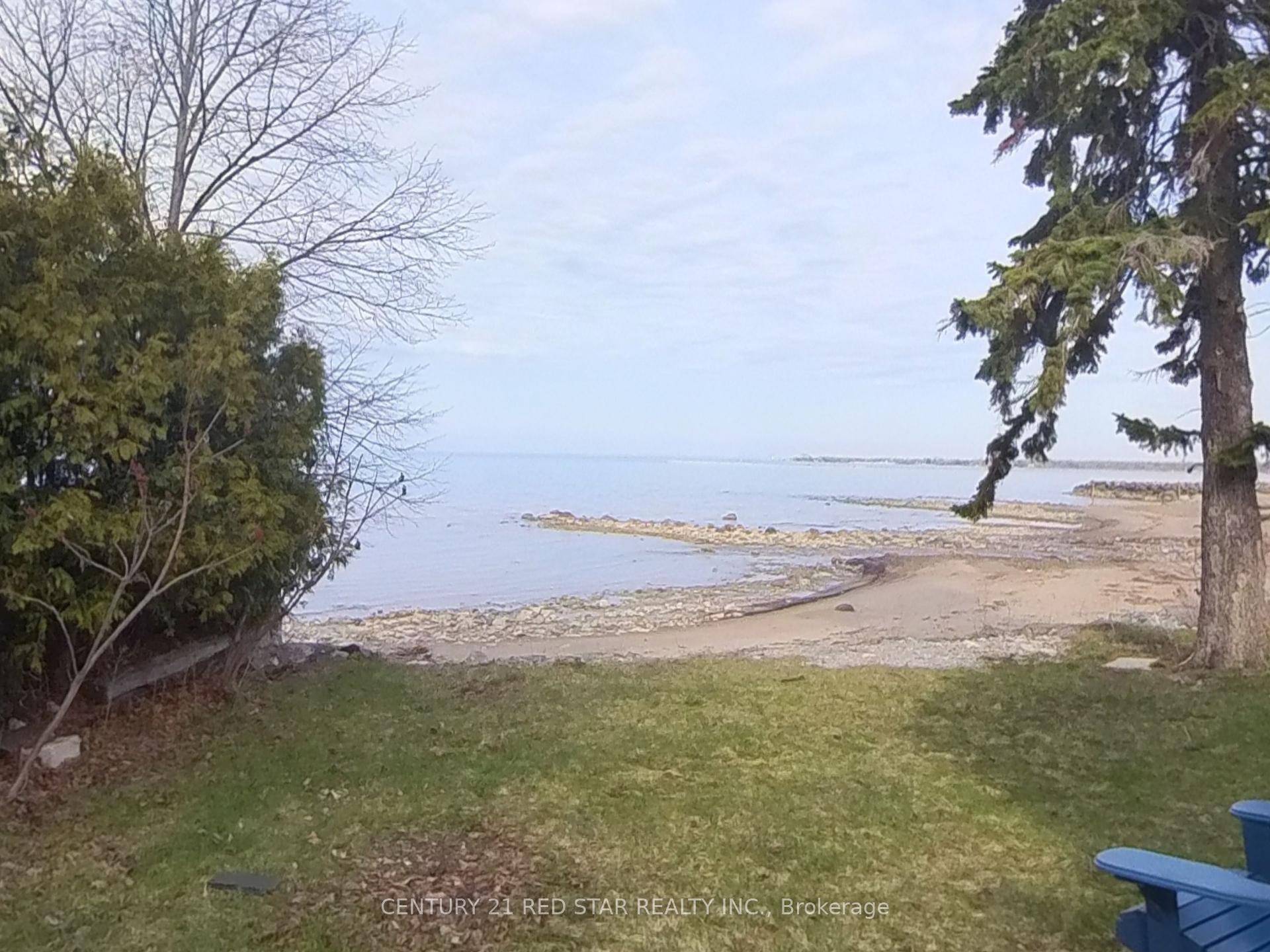EXCLUSIVE WATERFRONT RETREAT PRIME GEORGIAN BAY FRONTAGE !