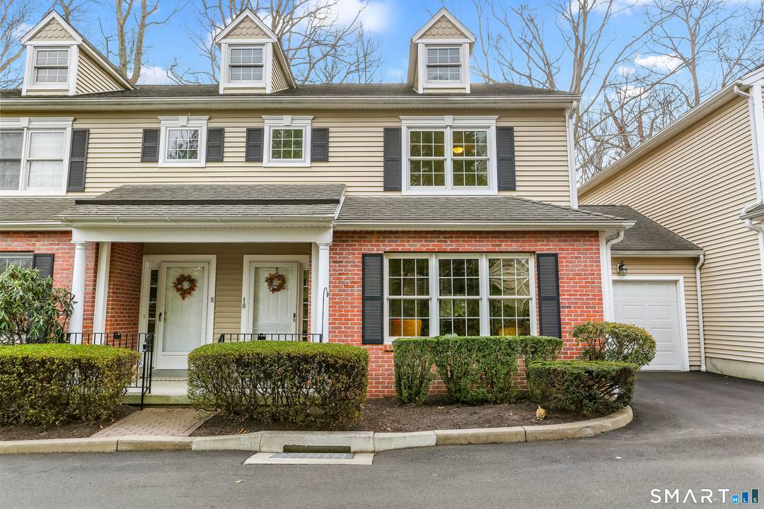 Welcome to 10 Hawthorne Ridge Circle, situated in the heart of Trumbull and just minutes from Trumbull Center.