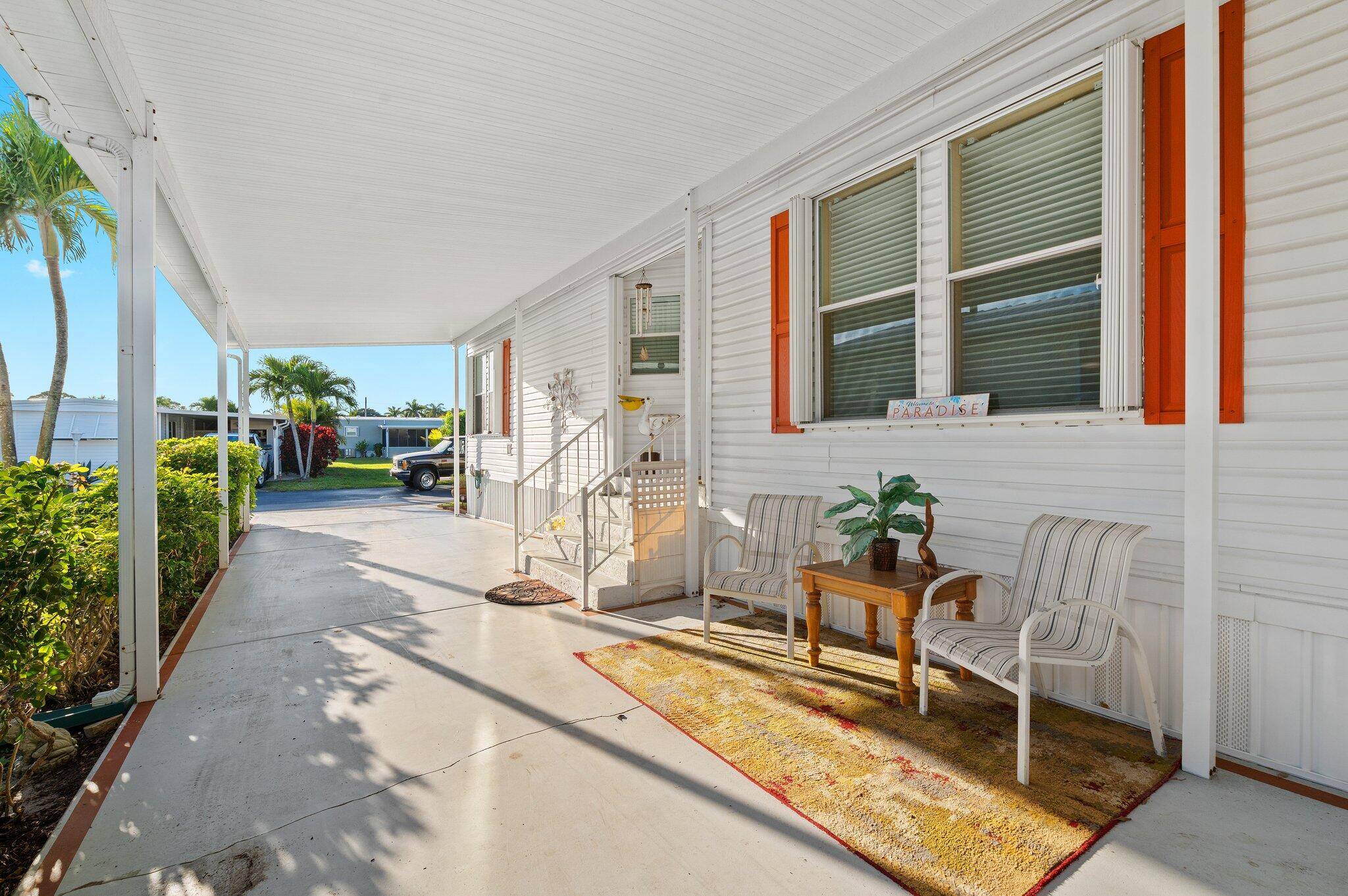 Charming Home in Prime Cul de Sac Location.