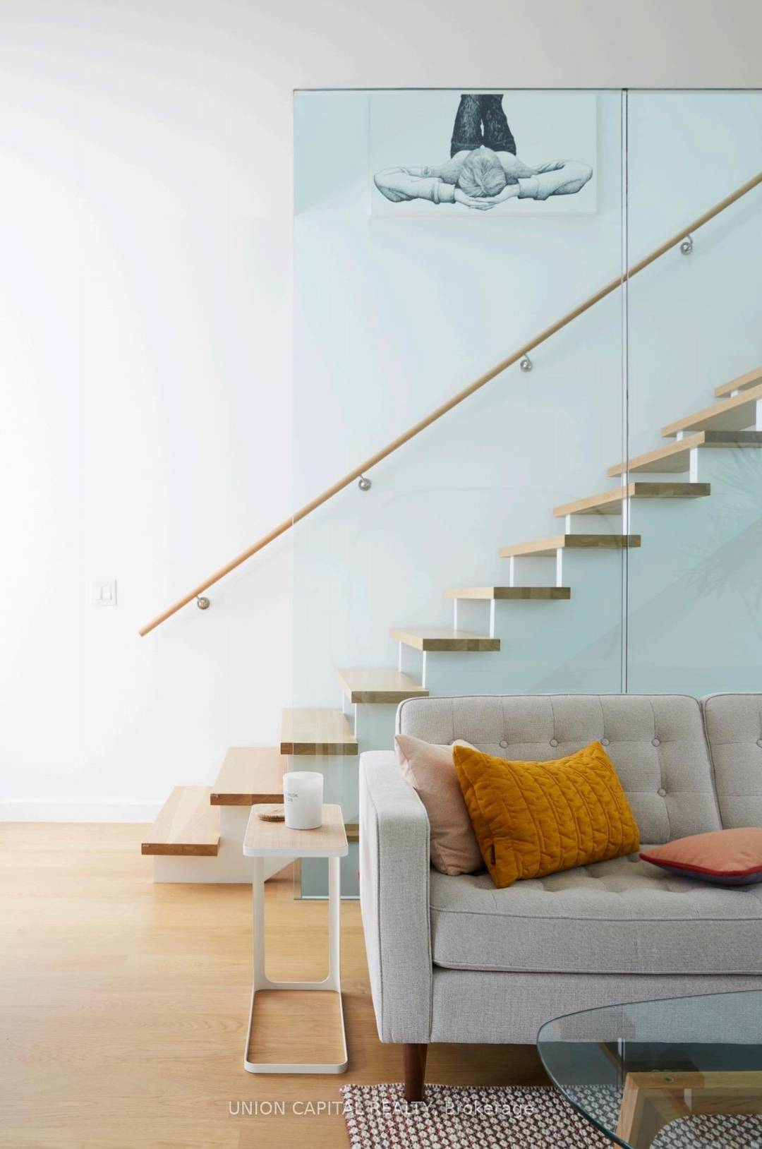 Unbeatable Location Just Off King West Steps to Stanley Park and Trinity Bellwoods !