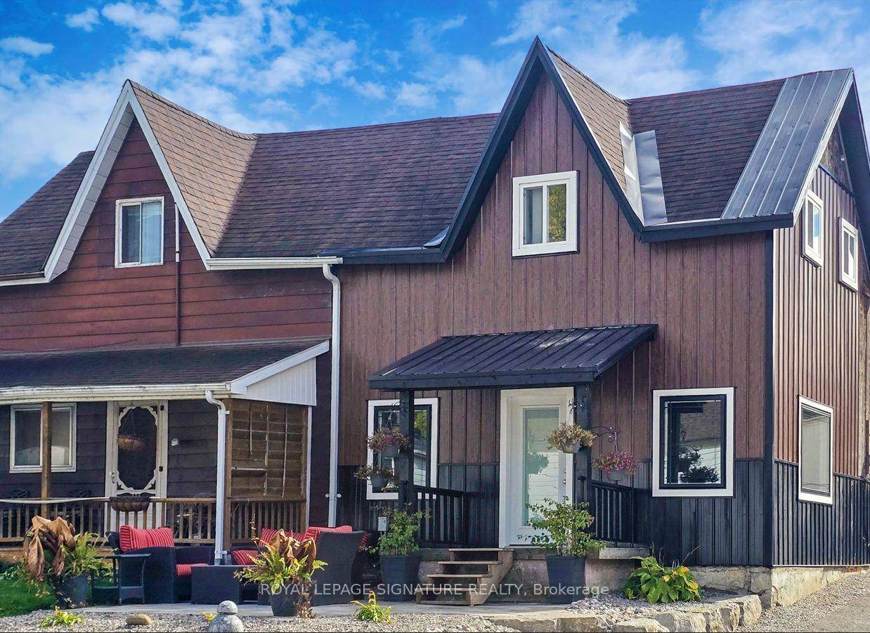 Welcome To This Hidden Gem In The Heart Of Uxbridge !