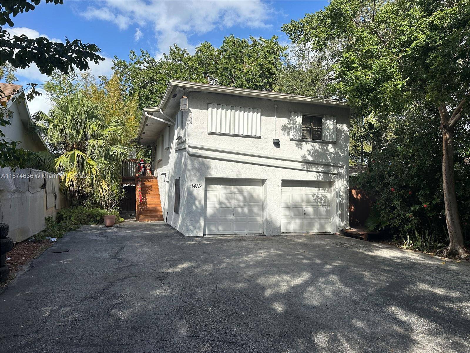Unique property in the desirable River Oaks neighborhood of Fort Lauderdale featuring two units with private entrances.