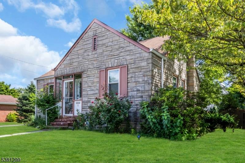 This house has plenty to offer !