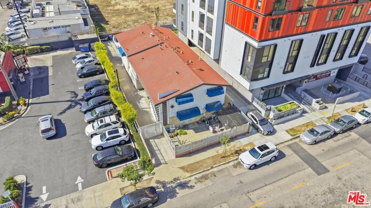 981  S Catalina St 11BR La