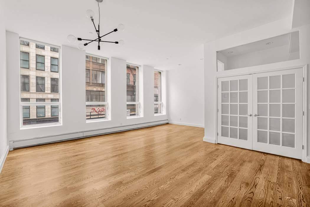 In the heart of Tribeca, this spacious 2 bedroom, 2 bathroom loft offers airy proportions, abundant natural light, and is presented in excellent condition with thoughtful details throughout.