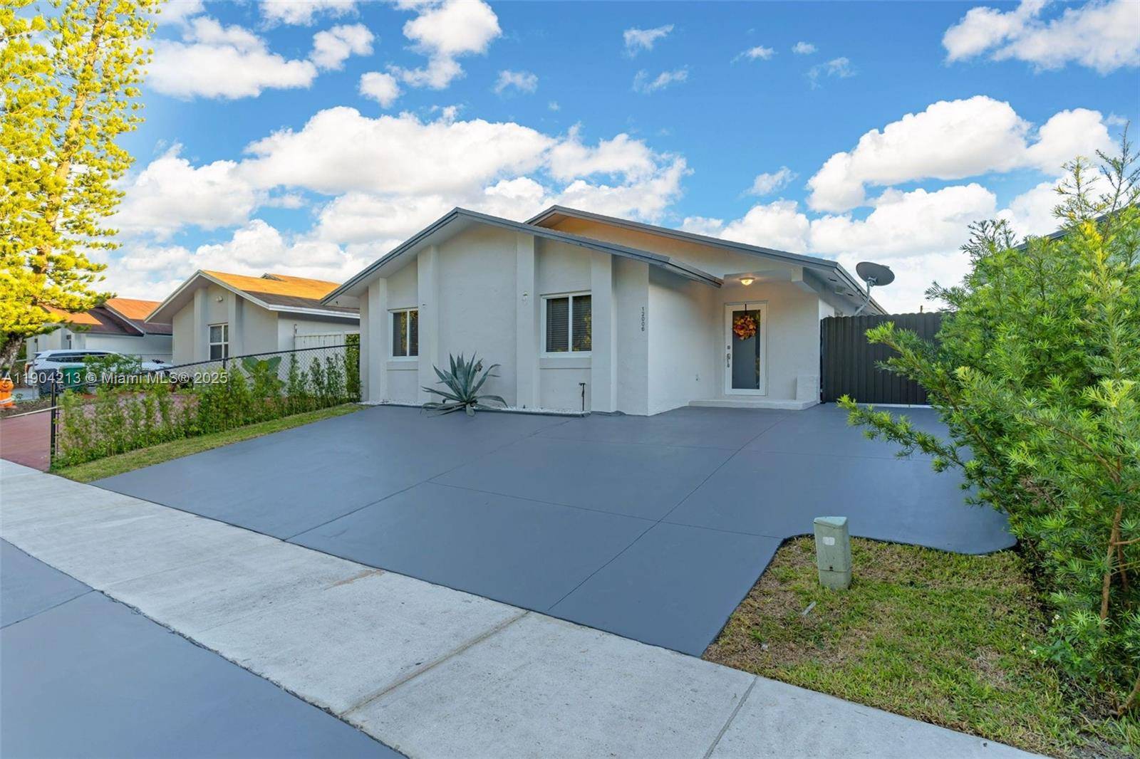 Charming 1 Story Home in a Quiet, No HOA Community This updated 3 bedroom, 2 bathroom single family home offers spacious living in a well maintained and move in ready ...