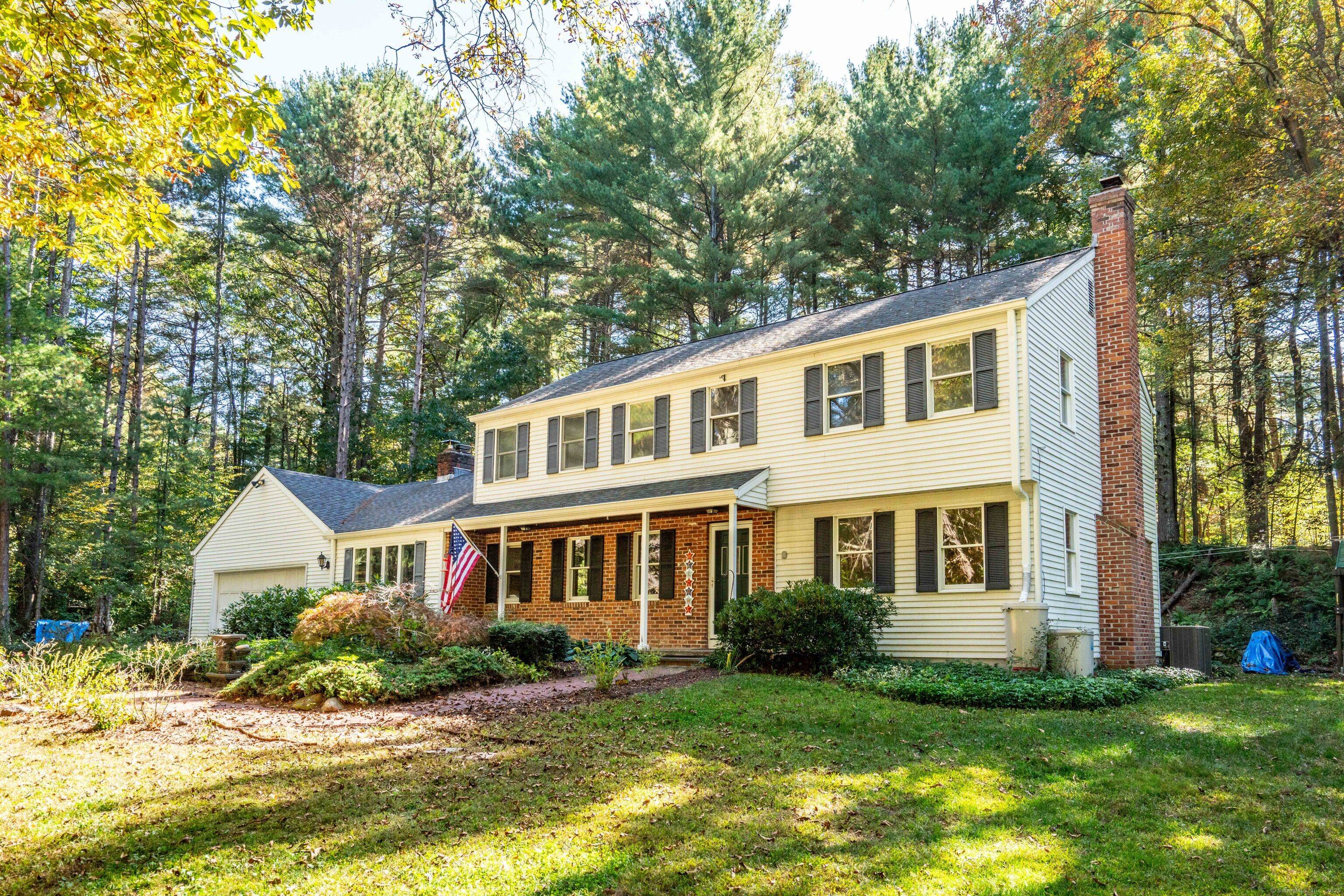 Welcome home to this classic 4 bedroom colonial set on a private lot in the desirable Fox Den neighborhood of West Simsbury.