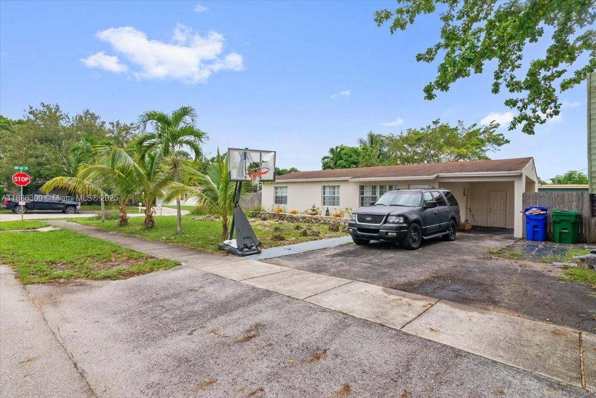 Affordable 3 Bedroom 2 bathroom Gem in Fort Lauderdale !