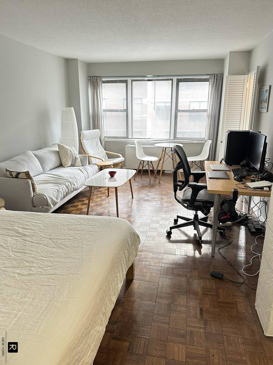 Large Sunny Studio in Doorman Building with Laundry and Rooftop !