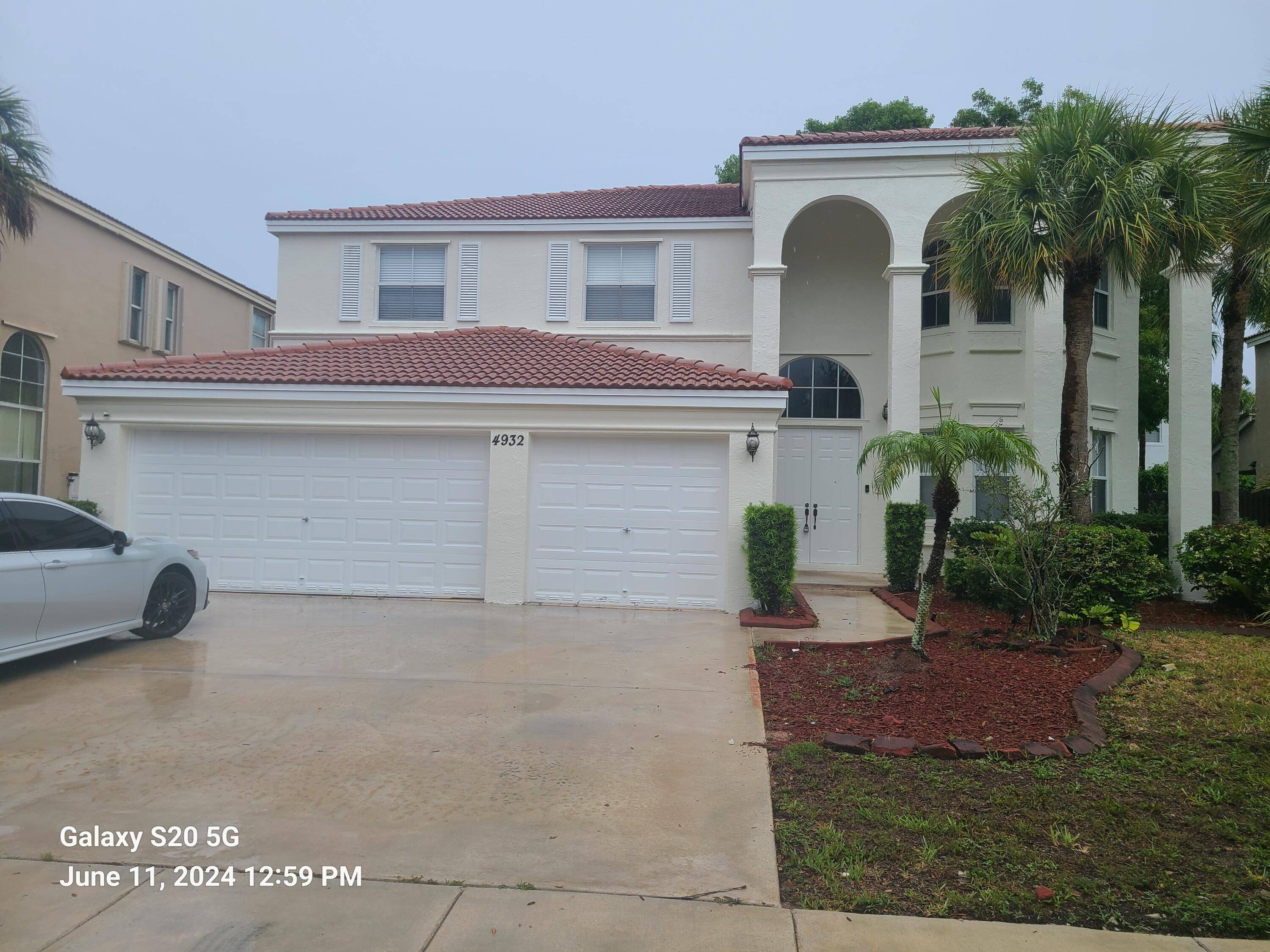 Beautiful 4 bedroom home !