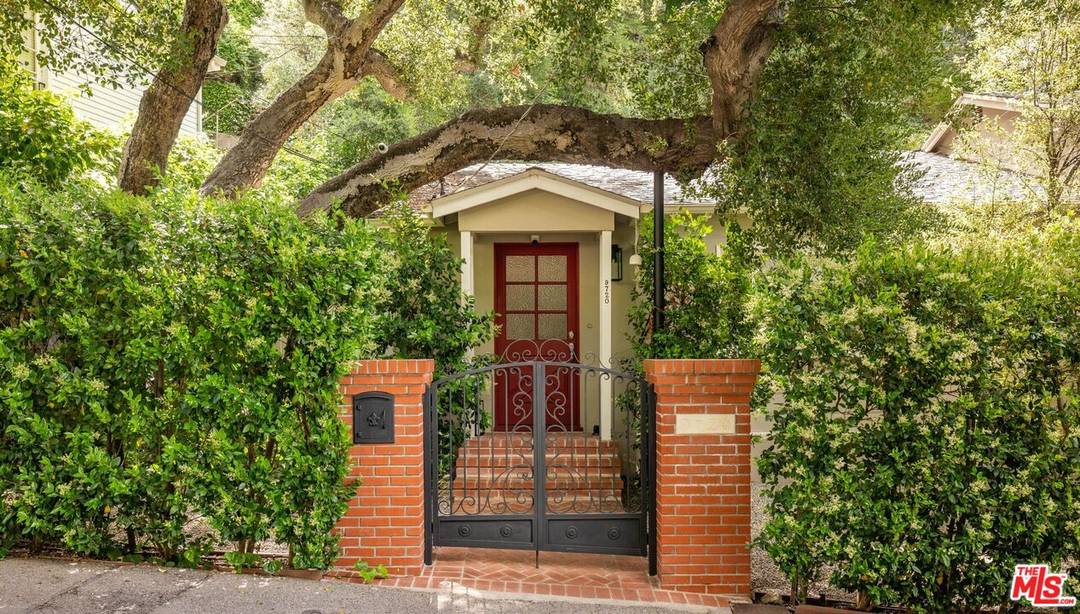 9720   Yoakum Dr 2BR Beverly Hills Post Office | B.H.P.O. La