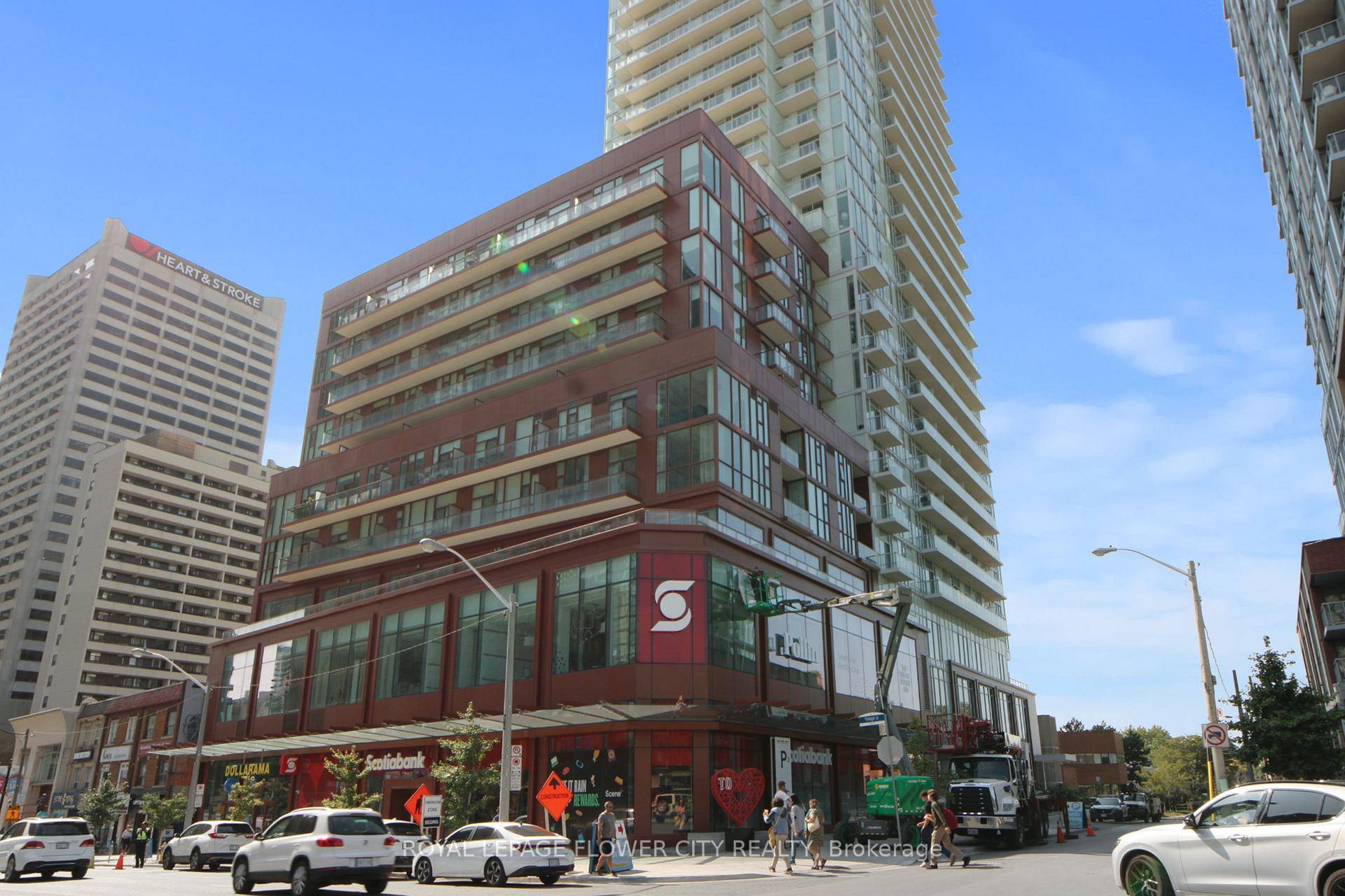 Luxurious Whitehouse Condo at Yonge amp ; Eglinton, 2 Bedrooms, 1 Bathroom, W O To Large Balcony with Beautiful View, Lots of Sunlight.