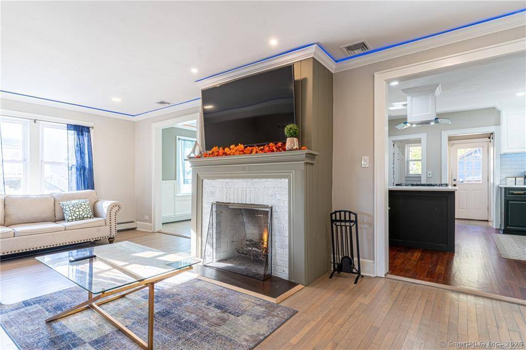 Welcome to 18 Fenway ! This delightful home features 3 bedrooms and 3.