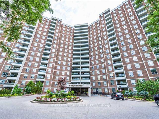 Welcome to 5 Shady Golfway, a bright and spacious 2 1 bedroom main floor condo offering the comfort of a backyard with the ease of condo living.