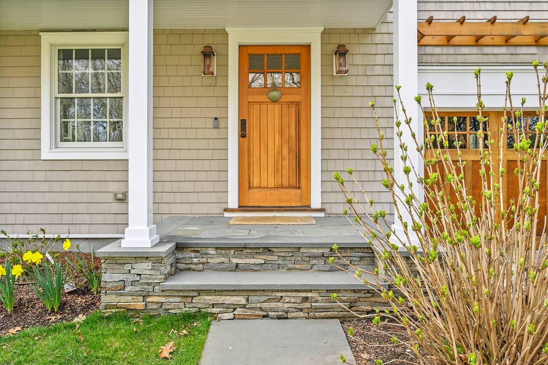 Welcome to your dream summer retreat in Rowayton Beach Association !