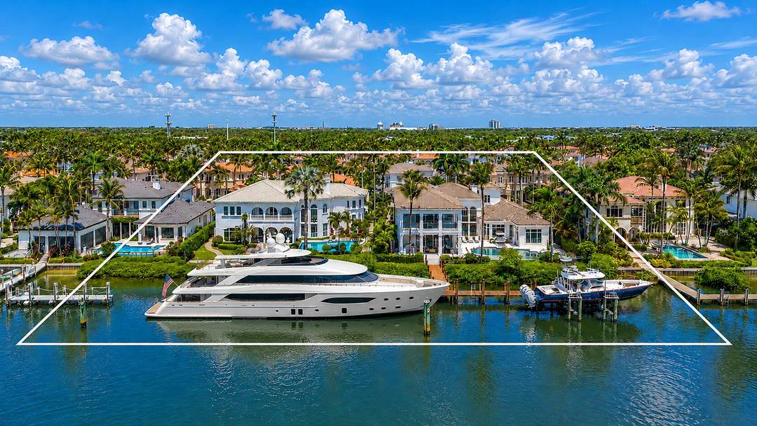 Two Homes, Two Hundred Feet of Waterfront, Once In a Lifetime Opportunity !