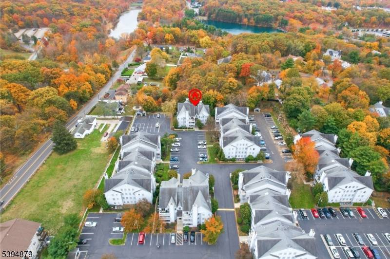 Location ! Location ! Welcome to this Beautiful mountain view.