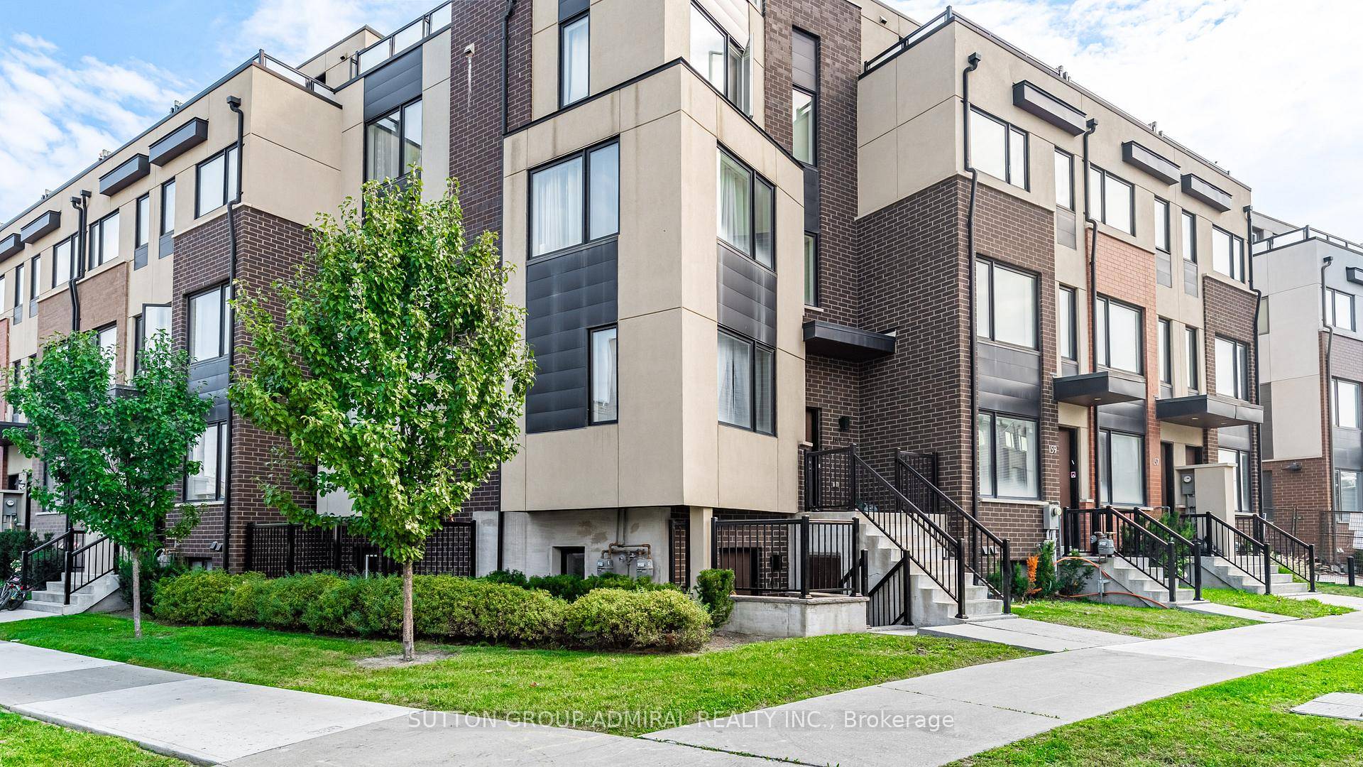 Welcome to Your Dream Home in the Heart of Downsview Park !
