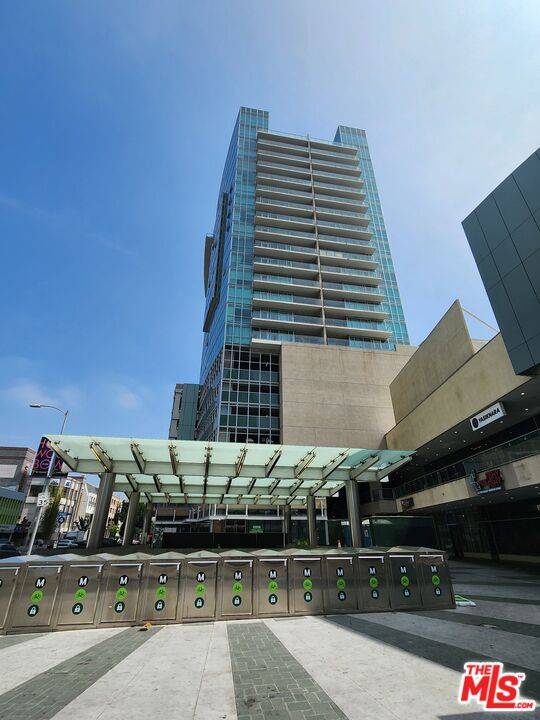 3785   Wilshire Blvd 2BR La