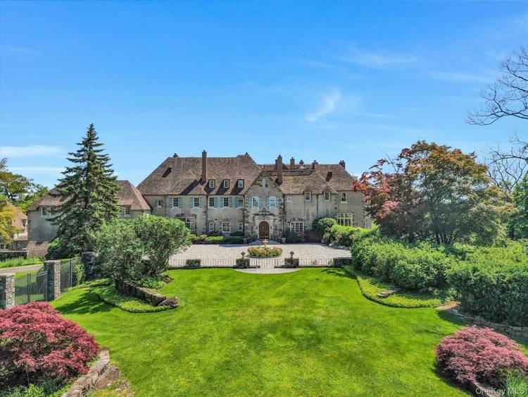 Renamor is a spectacular estate blending history, grandeur and modern sustainability in a truly unique way.