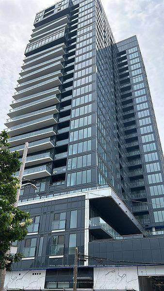 You will find space, style and luxury in this gorgeous 1 bedroom, 1 full washroom apartment at the brand new Nautique Lakefront Residences in Lakeshore Burlington.