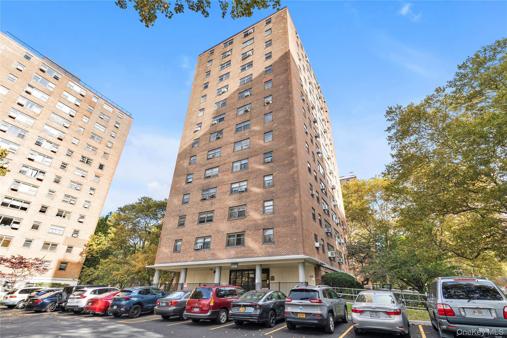 Welcome to your next home in the heart of the vibrant town of Astoria !