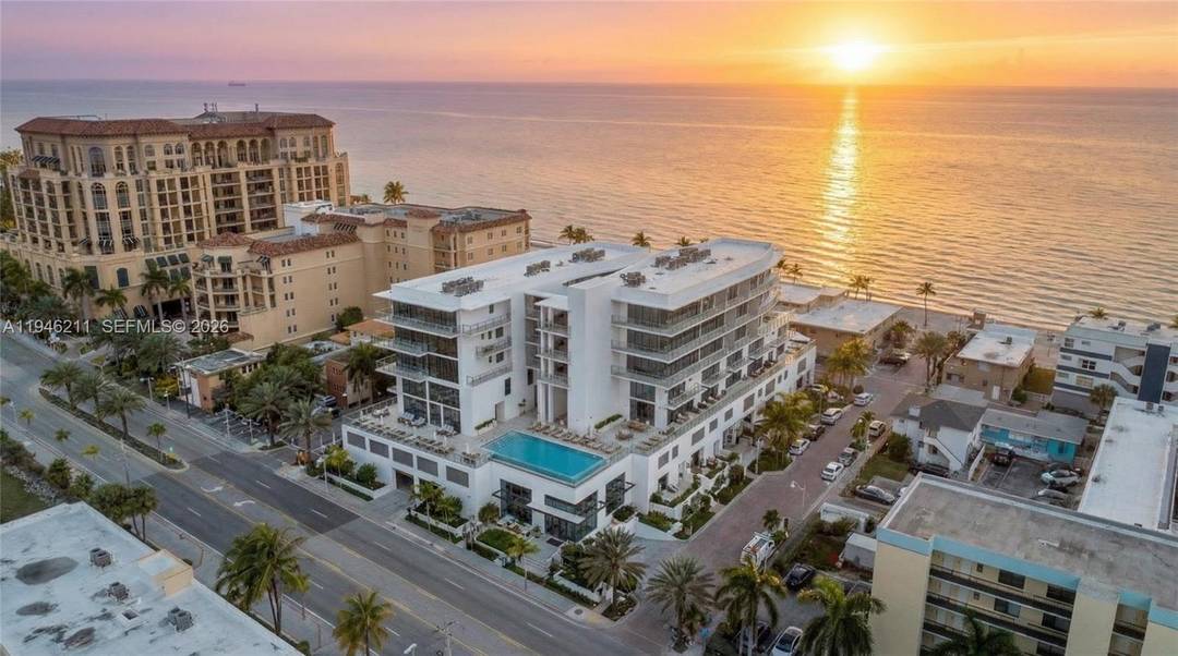 501 1BD 2BA 974 SF South 2 Parking Spots.