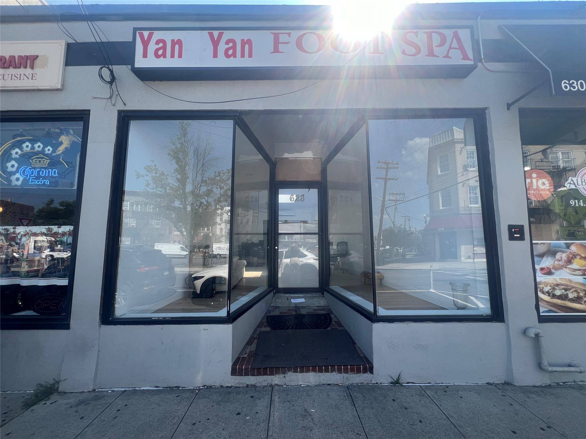 Prime commercial retail space available in the heart of Mamaroneck, just off bustling Mamaroneck Avenue !