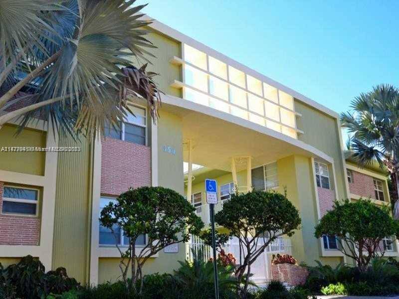 Experience waterfront living in this charming MiMo condo !
