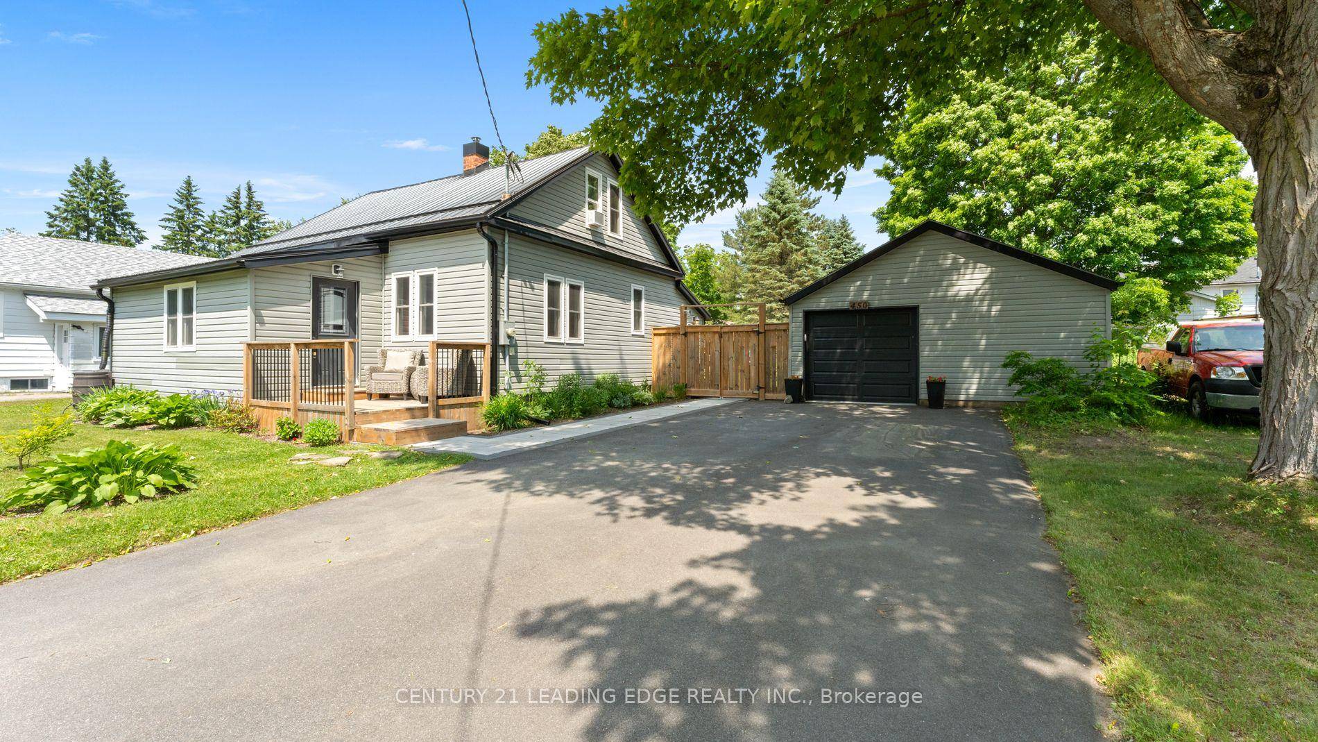 Welcome home to your serene haven in the heart of Gravenhurst !