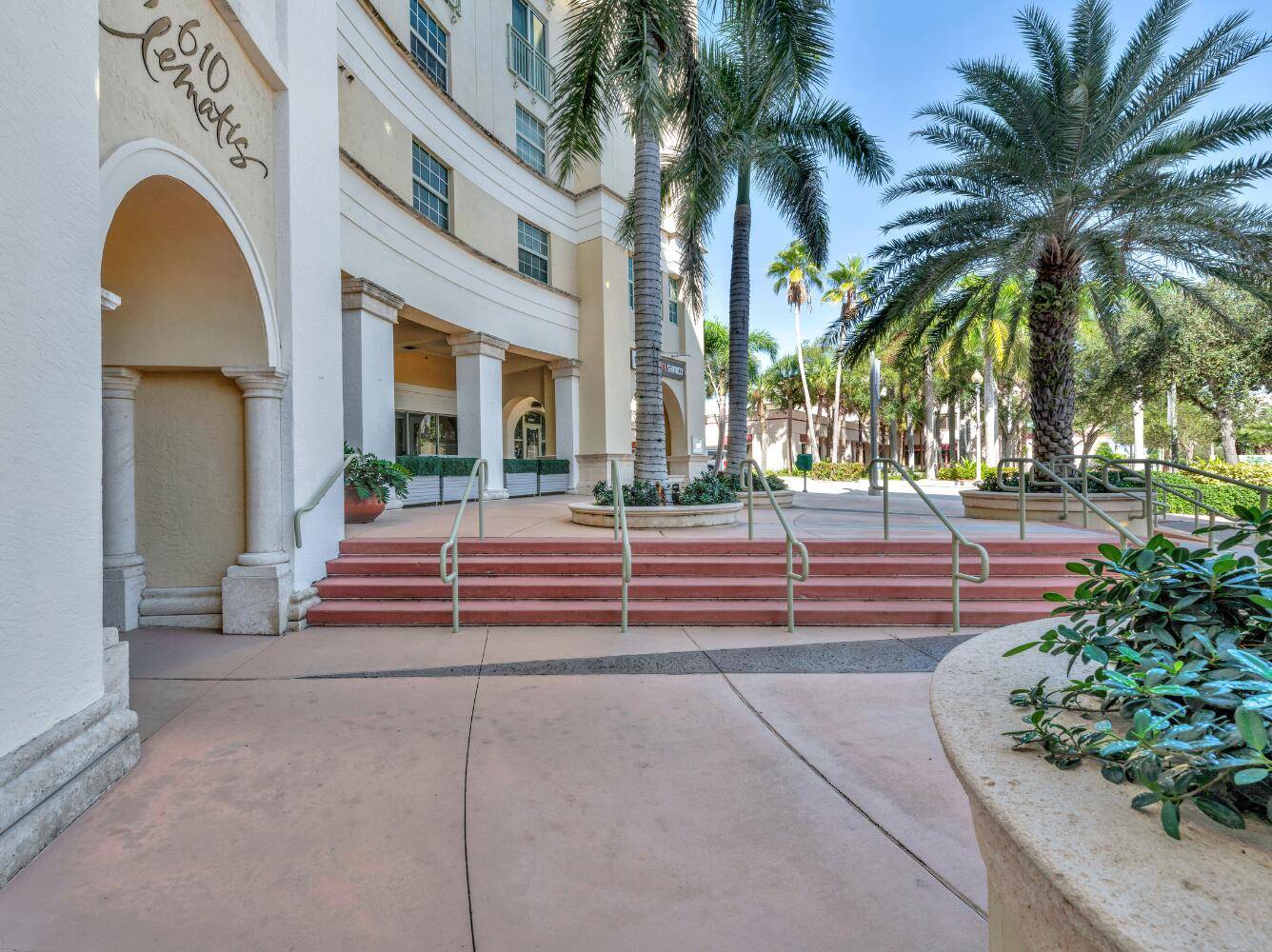 Here is the one ! ! Spacious 2 bedroom, 2 bathroom condo in highly sought after 610 Clematis !