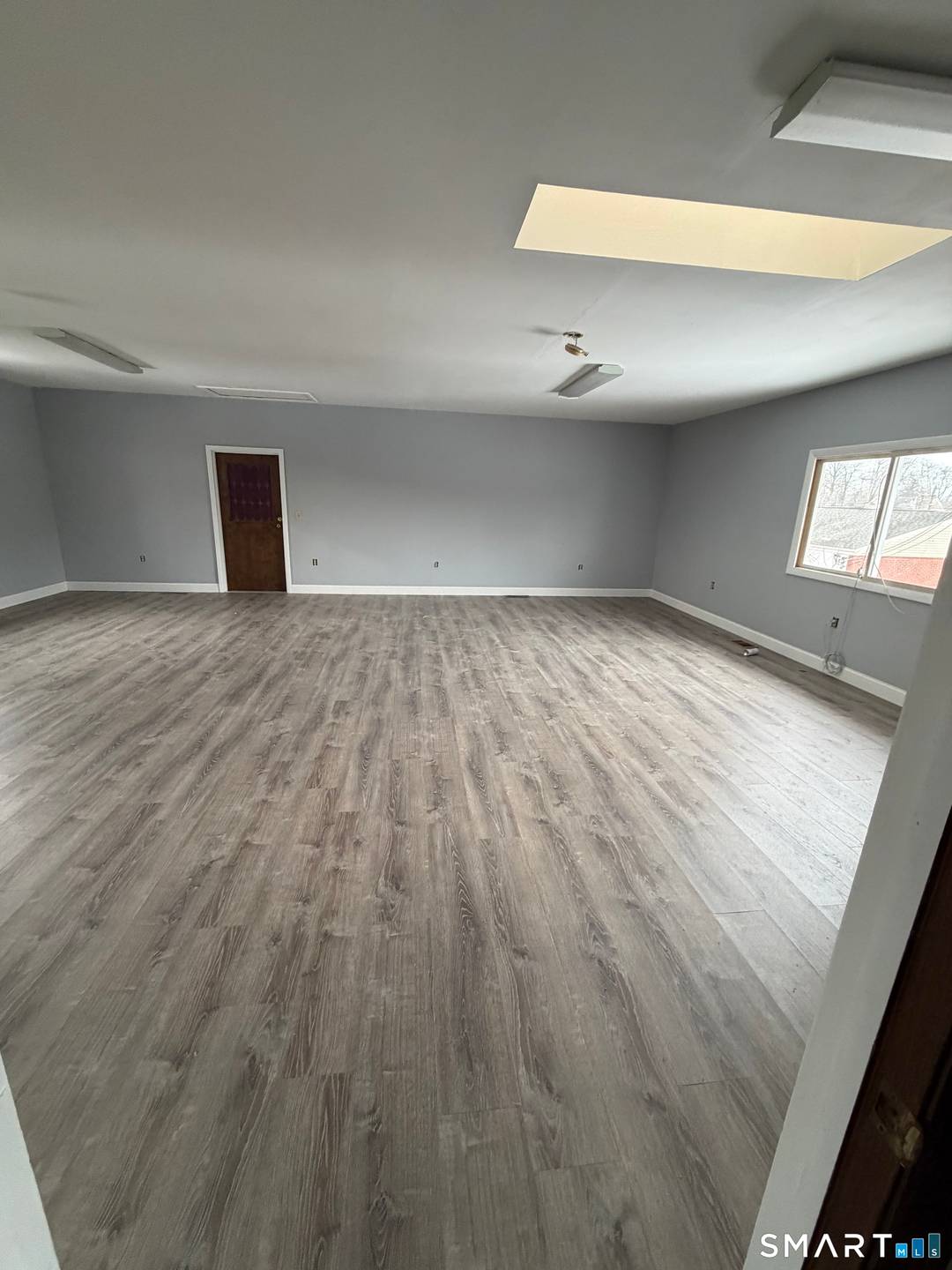 5, 000 SF industrial building for lease, ideal for a contractor, mechanic, or service based user.