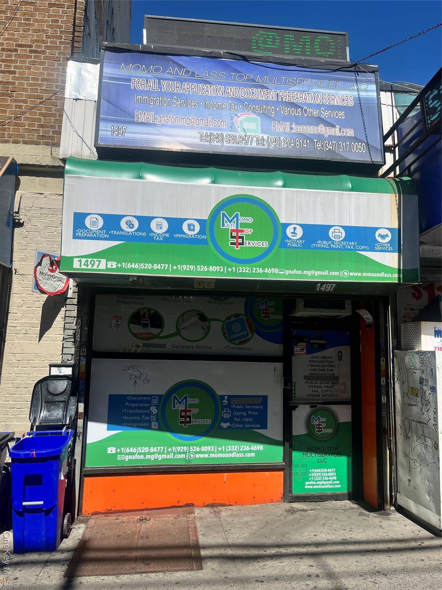 Unlock endless business opportunities in this high visibility ground floor commercial space !